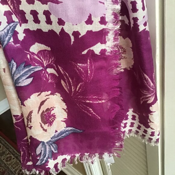 Cashmere and Silk Scarf/Wrap Mauves Gardenia Design - Picture 11 of 12